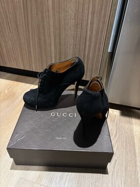 Gucci Suede ankle lace up booties